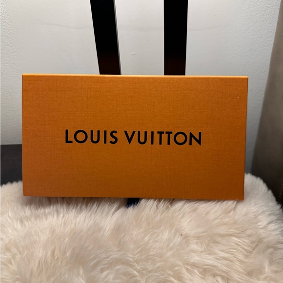 Louis Vuitton Box Set - Picture 3 of 10